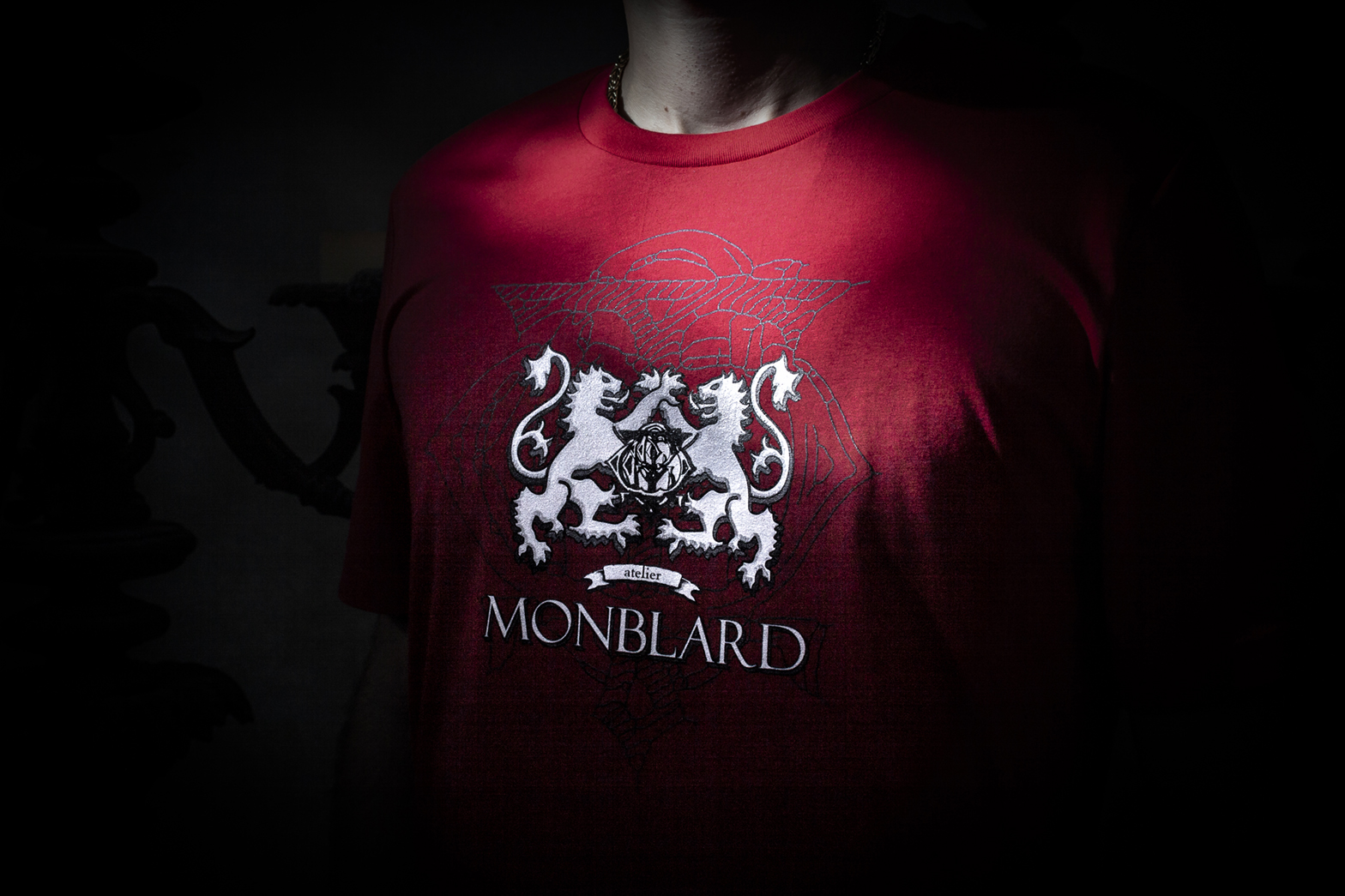 fashion designer premium luxury t-shirt man red medieval gothic print royal heraldry lions